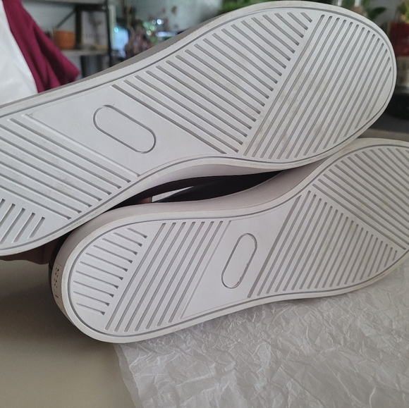 GUESS Mens Size 8 Sneaker Shoes! - Picture 6 of 8